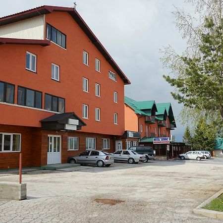 Hôtel Lovac II à Žabljak Extérieur photo