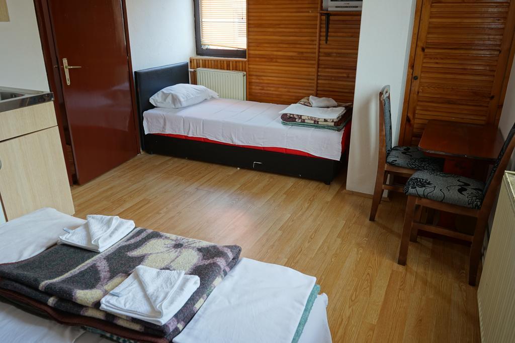 Hôtel Lovac II à Žabljak Extérieur photo