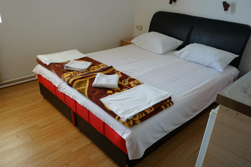 Hôtel Lovac II à Žabljak Extérieur photo