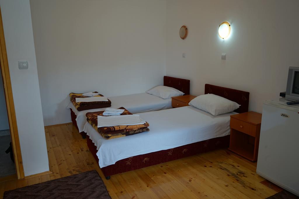 Hôtel Lovac II à Žabljak Extérieur photo
