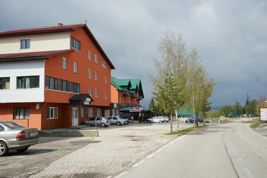 Hôtel Lovac II à Žabljak Extérieur photo