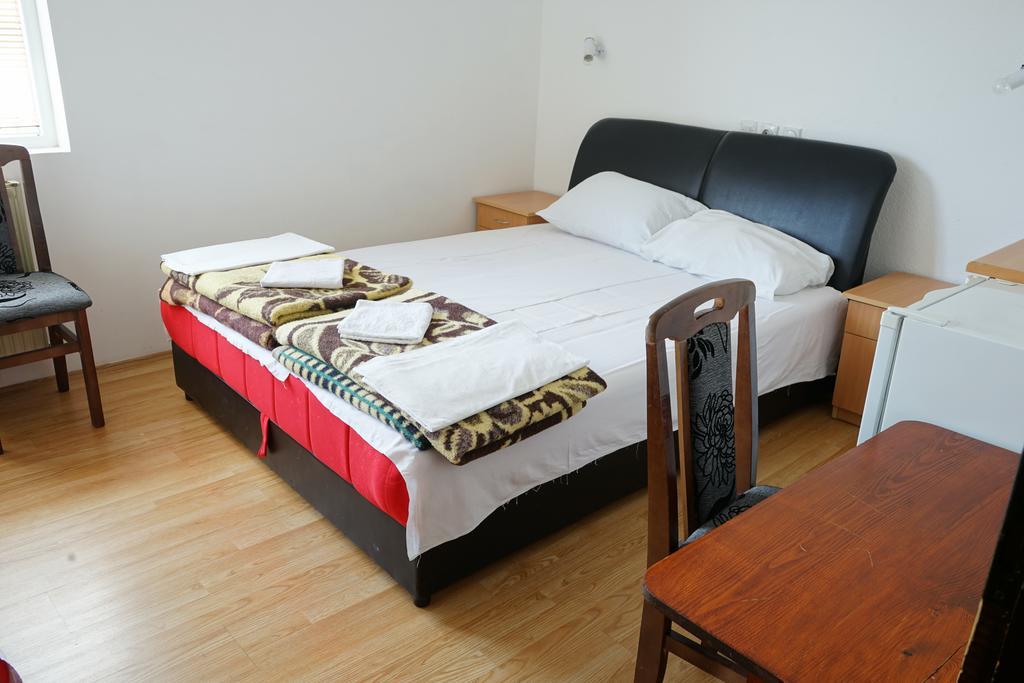 Hôtel Lovac II à Žabljak Extérieur photo