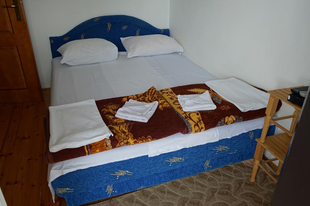 Hôtel Lovac II à Žabljak Extérieur photo